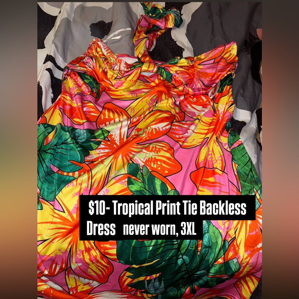 Tropical print, backless dress